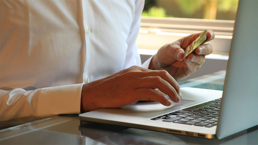 Guerra de beneficios: cómo los bancos y las fintech compiten para ganar más clientes en la Argentina