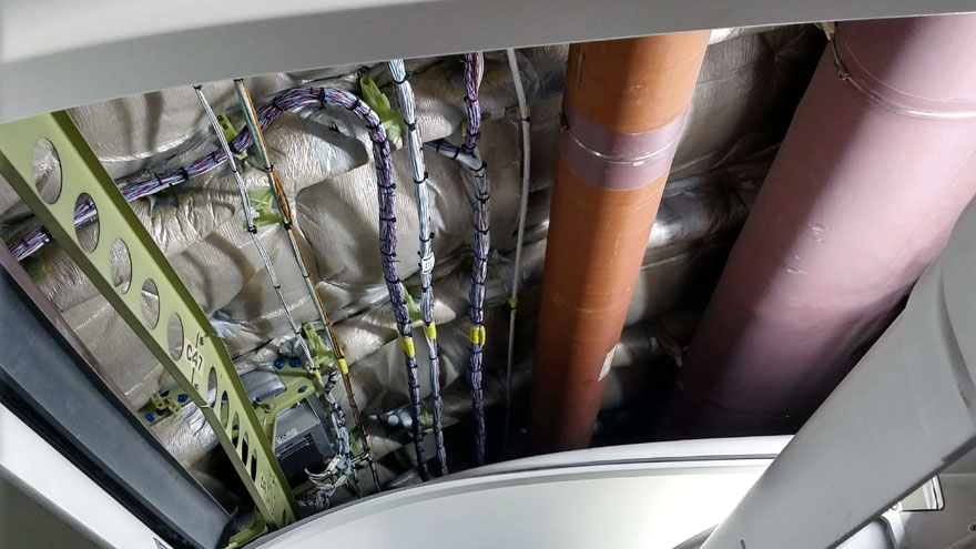 En el proceso de inspección se revisan todos los componentes técnicos, mecánicos, electrónicos e informáticos del avión.