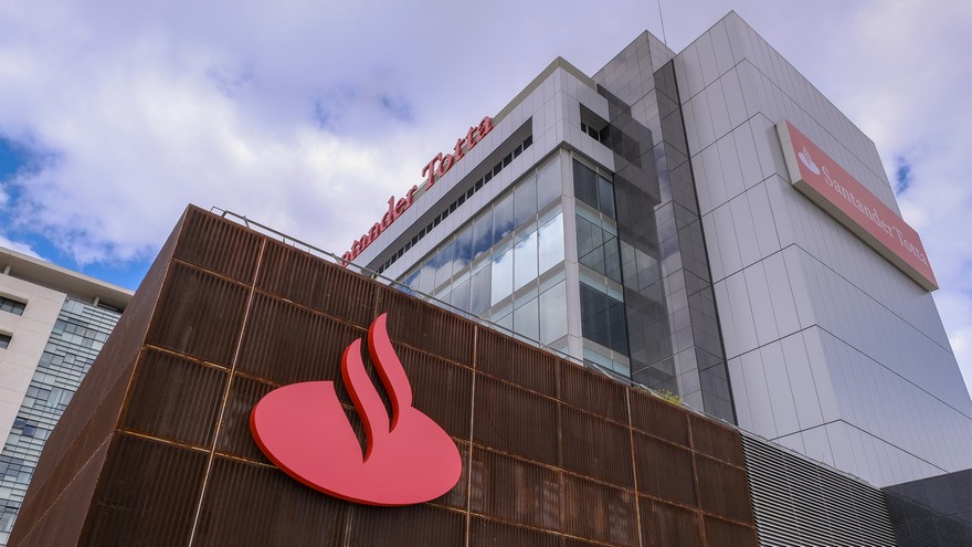 Santander firmó una Obli