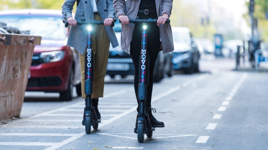 Bicis, monopatines, autos on demand: cuánto cuestan las nuevas formas de movilidad que irrumpen en la Ciudad