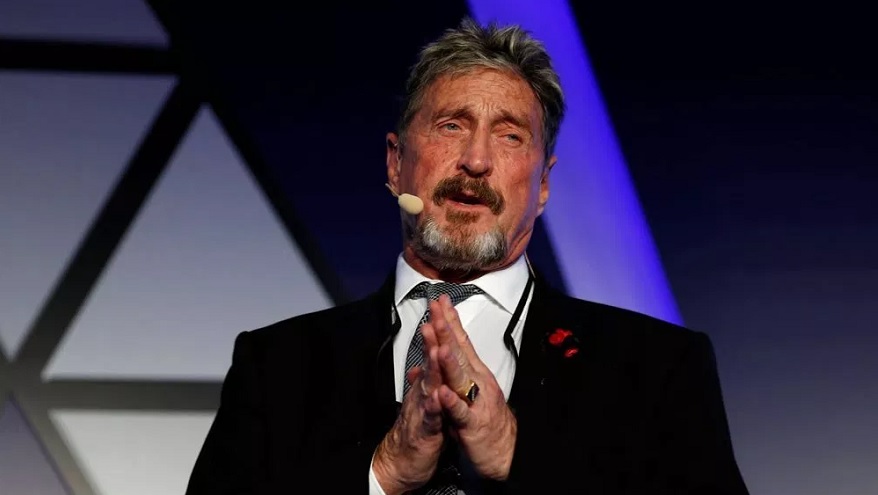 John McAfee hackeó al gobierno de EE.UU. y amenazó con entregar 31 teras de datos incriminatorios