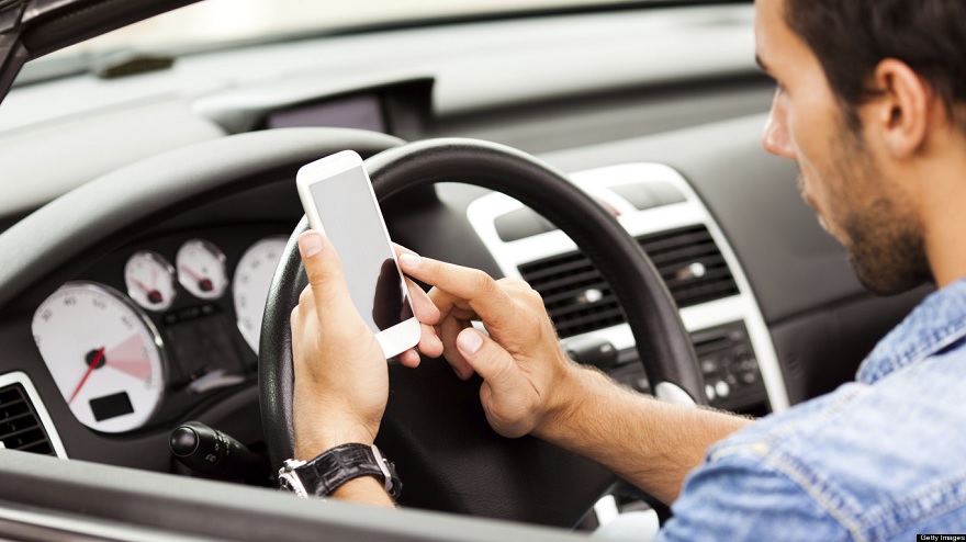 Cédulas verde y azul en el teléfono: ¿cómo se obtienen y qué otros documentos del auto se pueden llevar en el celular?