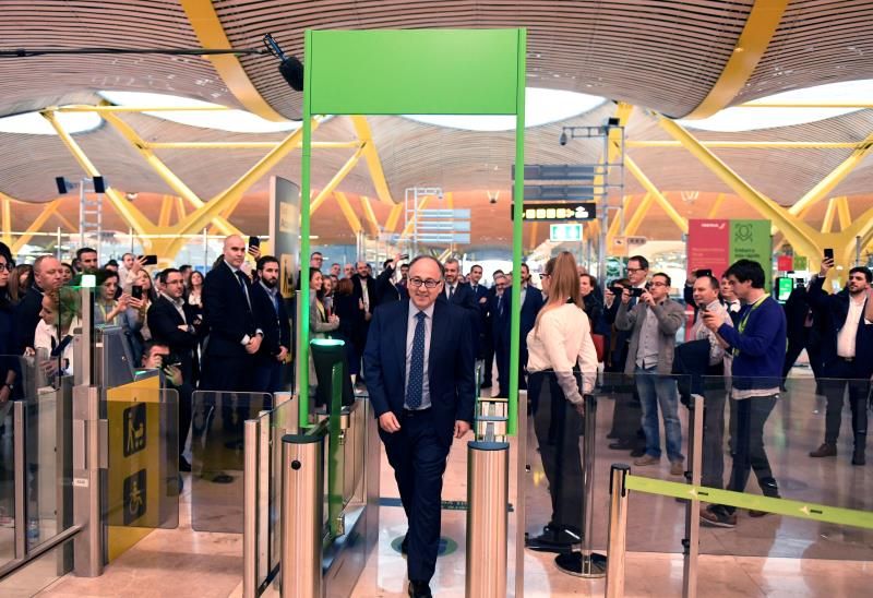 Los aeropuertos ya comenzaron a sumar tecnologías para evitar el contagio.