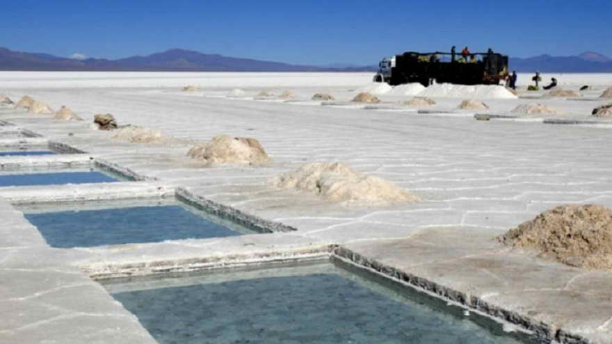 La explotación de litio, uno de los objetivos en el plan minero de ypf