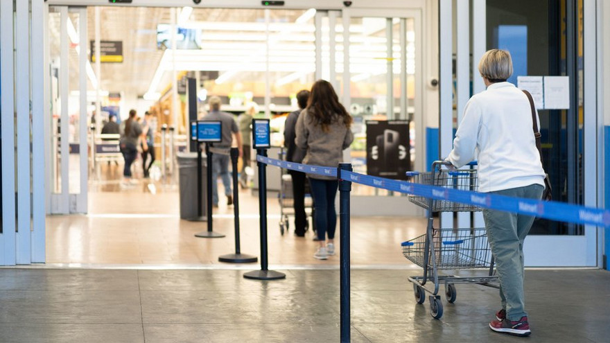 El distanciamiento social será una nueva norma en las tiendas físicas