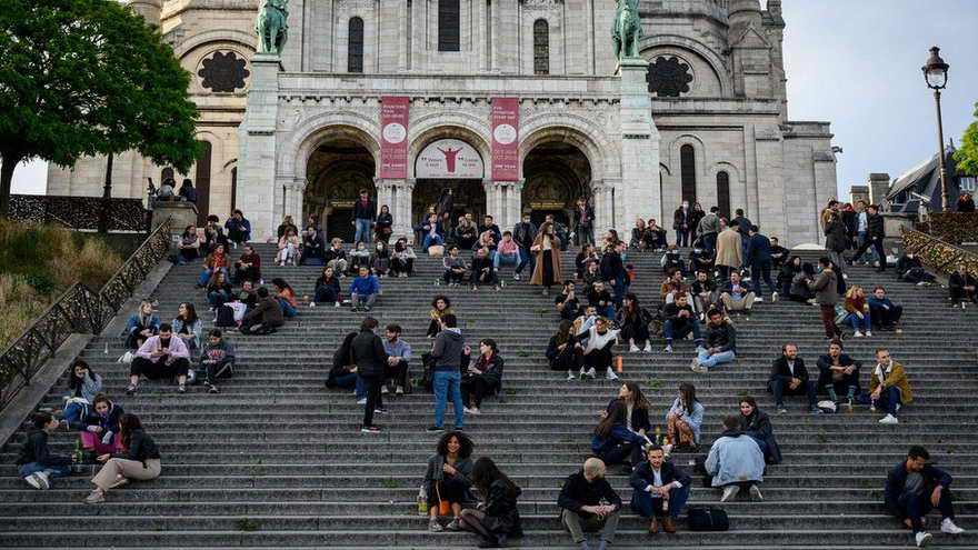 El Institut Montaigne cree necesario eliminar un día feriado y una semana de vacaciones escolares para ayudar a la economía