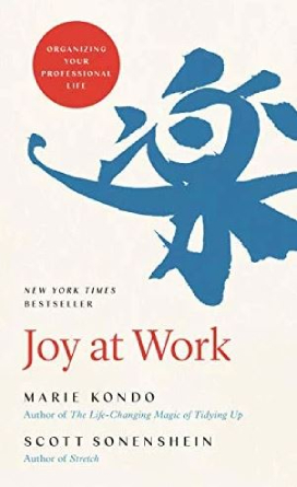 Marie Kondo llegó con sus técnicas al mundo del trabajo