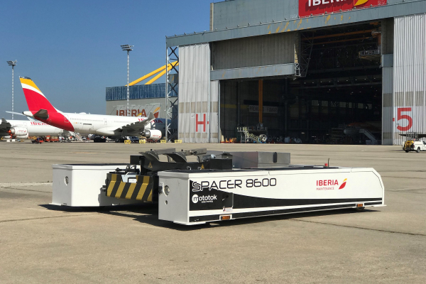 Iberia Mantenimiento ha adoptado también esta misma tecnología para el carreteo de aviones a los hangares de Madrid y Barcelona