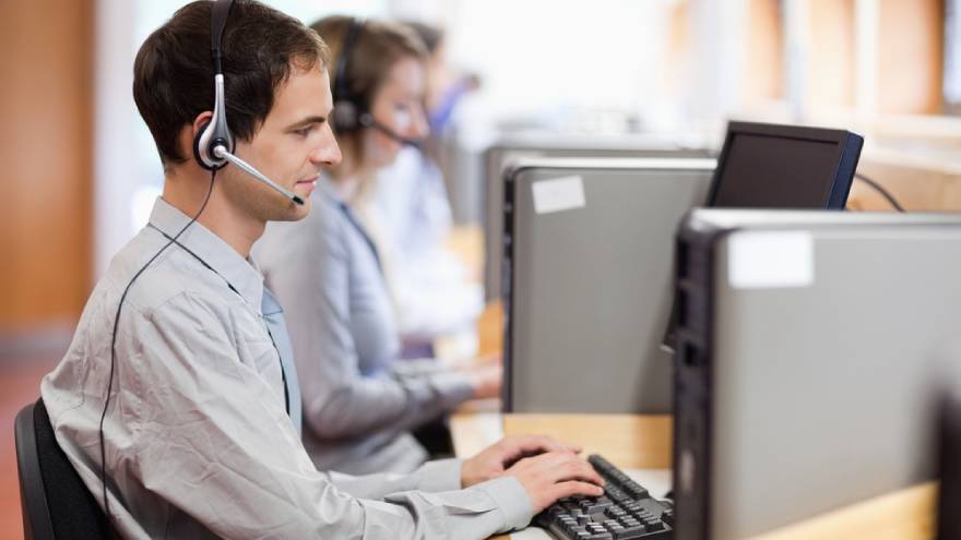 Por lo general, este puesto lo ocupan profesionales de Sistemas y Tecnología