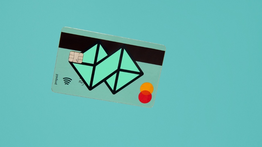 el objetivo de la tarjeta también va a ser que los usuarios puedan consumir con los activos digitales que tengan dentro de la plataforma,
