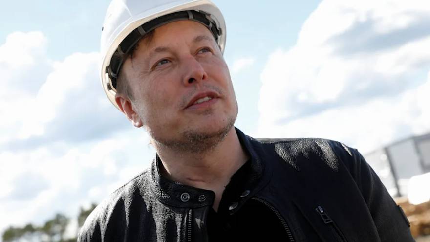 Pareciera que Musk está involucrado hasta en kos más pequeños detalles de la operación Tesla