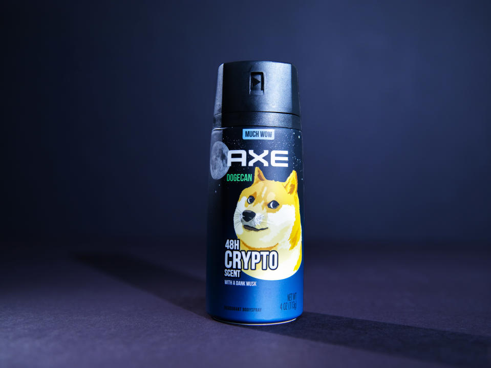 La marca de desodorantes AXE, lanza ediciones especiales con tematica cripto, más precisamente de Dogecoin con sus