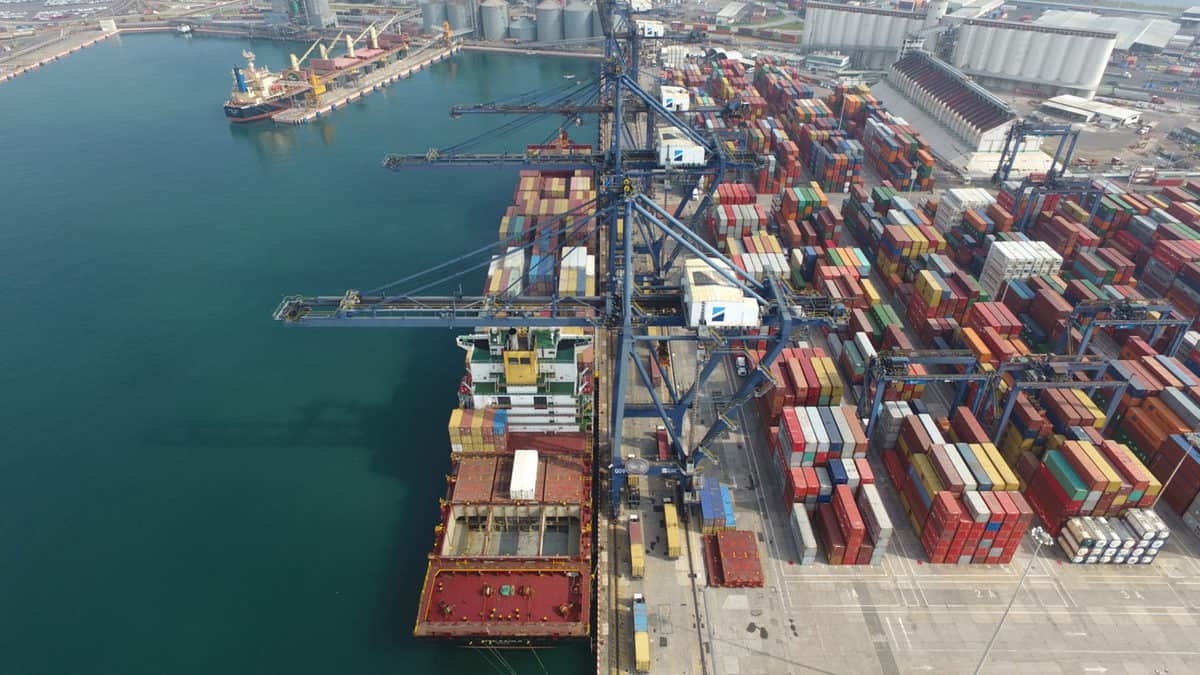 El Puerto de Buenos Aires es el principal puerto de contenedores de Argentina.