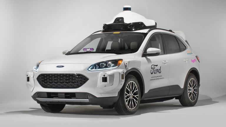 Ford lanzará sus vehículos autonomos para fines comerciales, en colaboración con las firmas de transporte Lyft y Argo Al