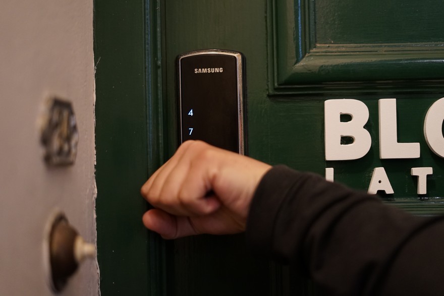 Gracias a su versatilidad, los chips se pueden configurar para todo tipo de funciones, como abrir una puerta o arrancar un auto.