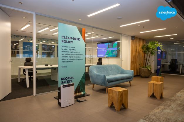 Salesforce ofrece una serie de beneficios destacados para sus empleados