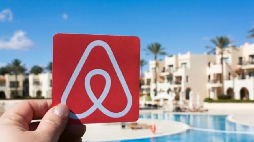 Finalmente Airbnb cedió ante la realidad del mercado