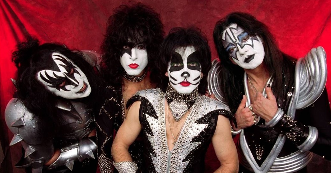 Kiss es una icónica banda de rock estadounidense que se hizo famosa por su música, sus excéntricos show, pero sobretodo por su icónico maquillaje facial