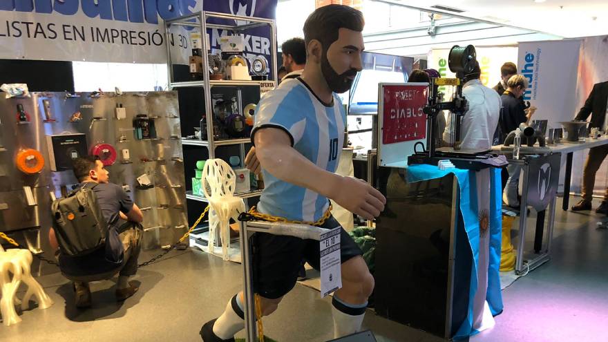 Un Messi impreso con filamentos de plásticos fue una de las atracciones más llamativas del evento