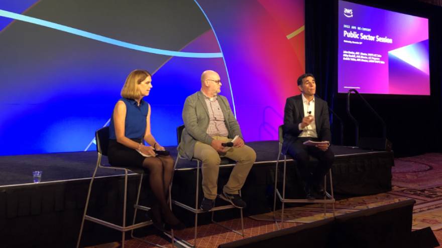 Abby Daniell (izquierda) 