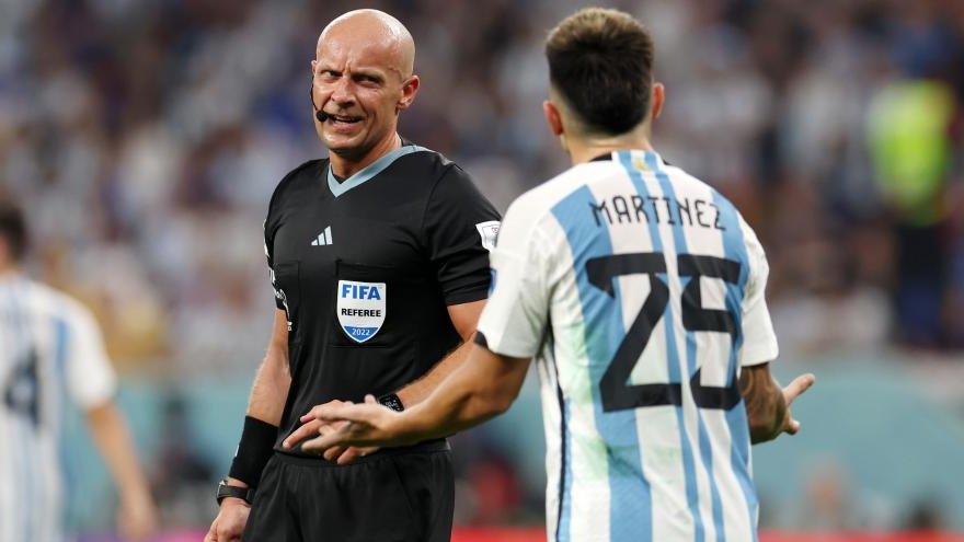 Szymon Marciniak, el árbitro de la final de la Copa, se defendió contra las críticas francesas