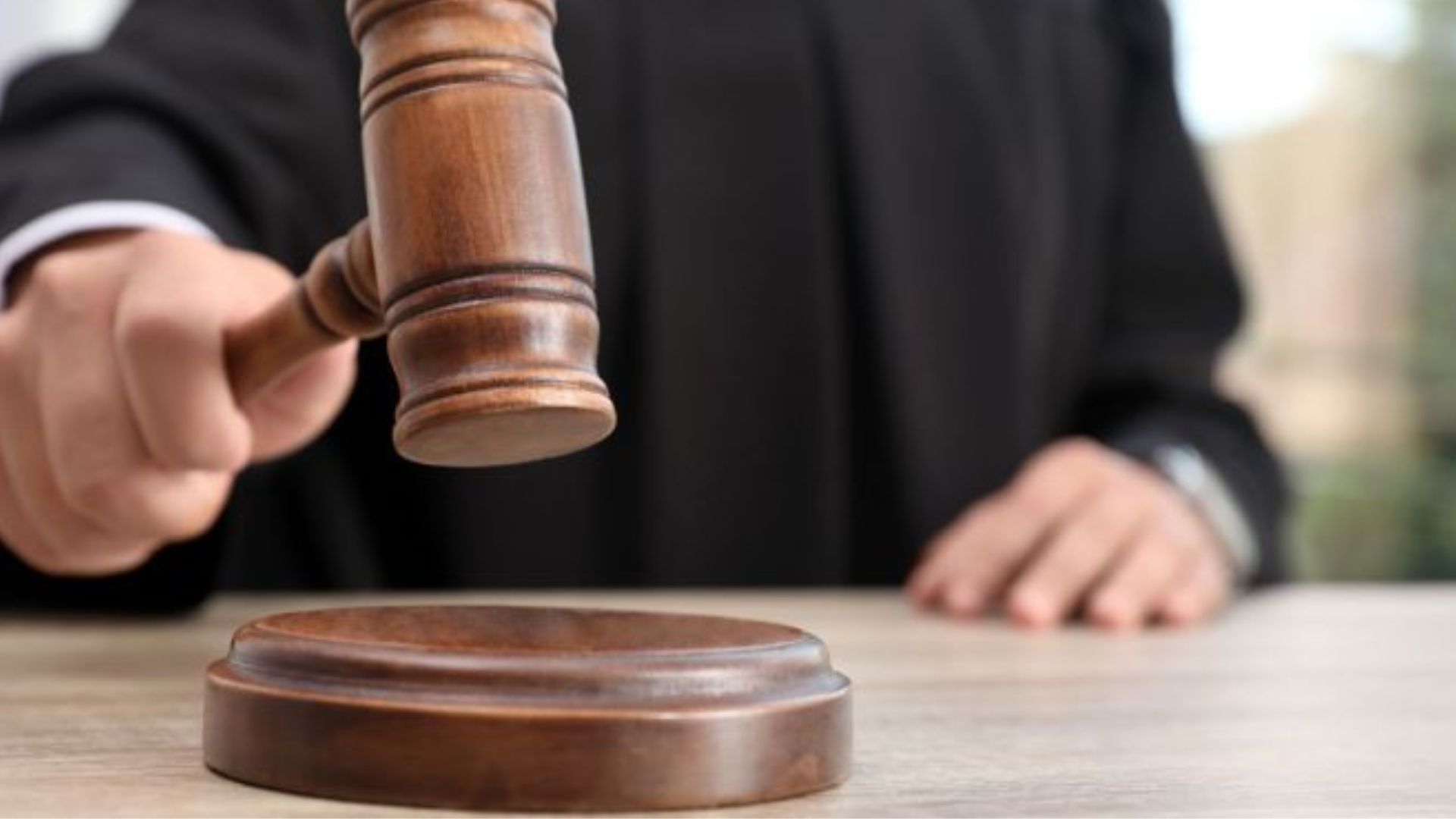 Un juez admite el 'emoji' del pulgar hacia arriba como medio válido para sellar un contrato