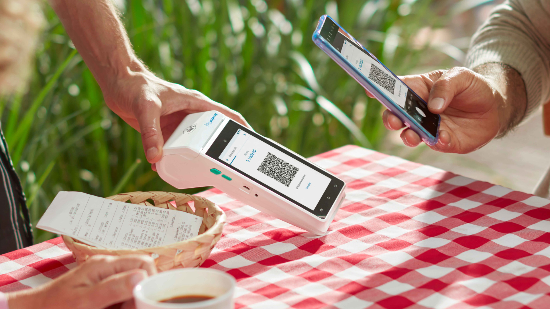 Mercado Pago busca cobrar una comisión a los bancos por el uso de su QR