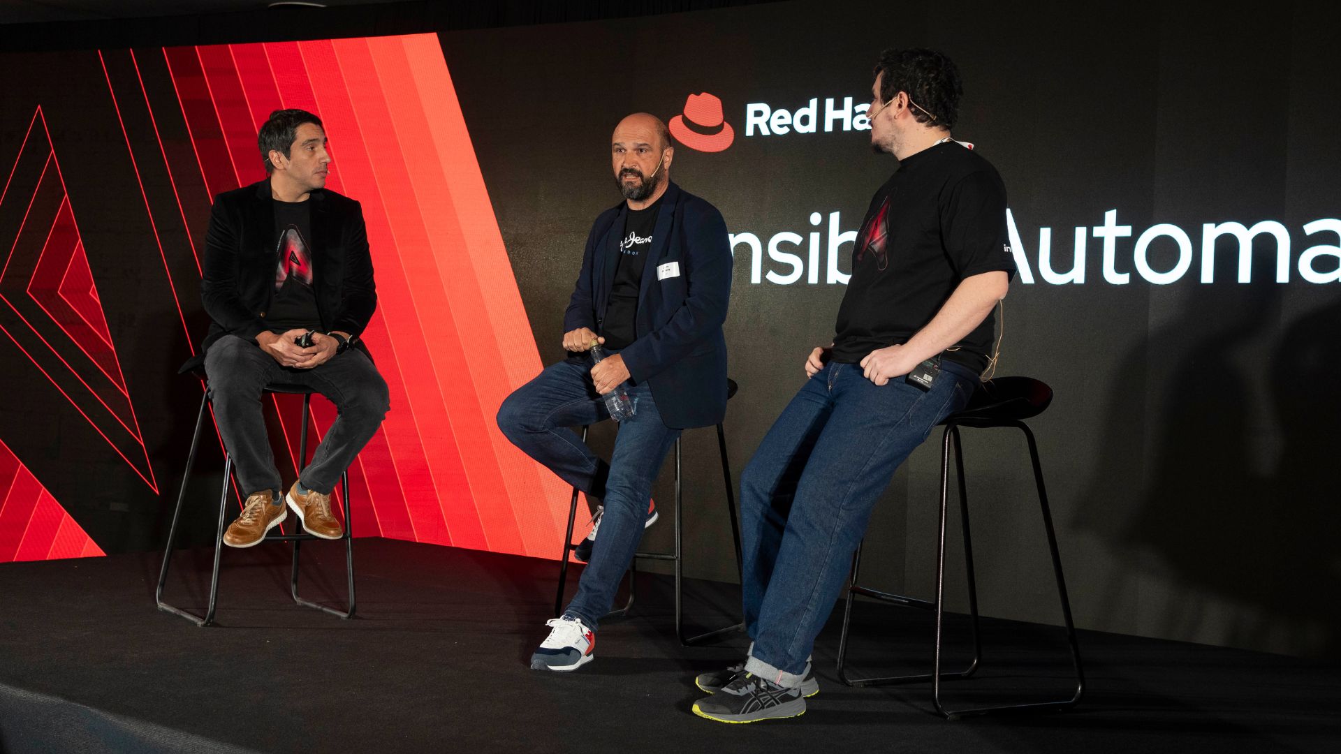 Jorge Hansen Automation Sales Specialist, SOLA region, Red Hat ; Julio Marote de UTE y Alejandro M. Bernardis de AYSA 