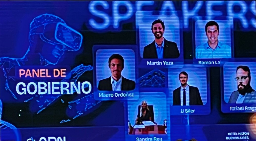 Panel de Gobierno en el evento ADN