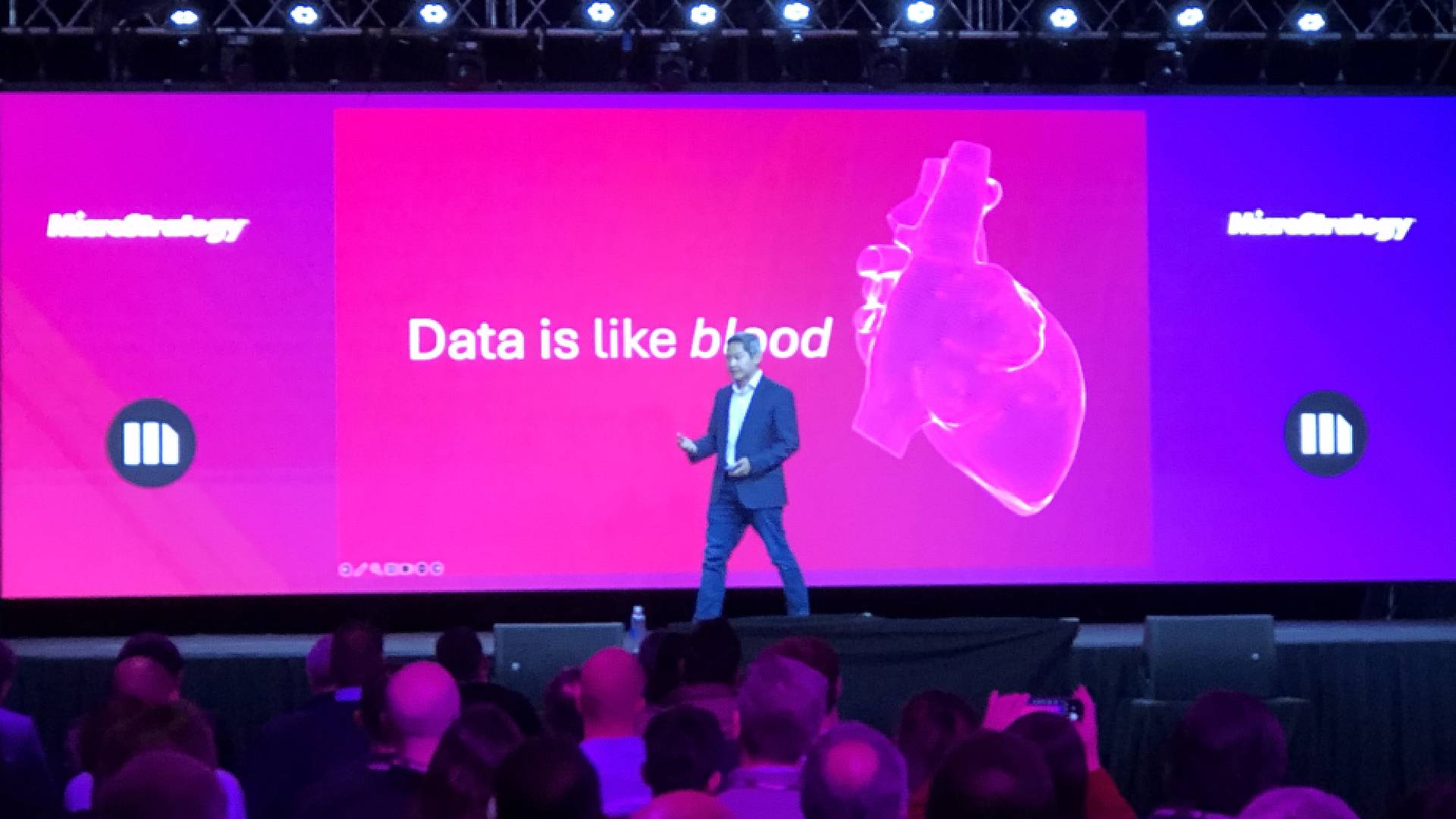 Phong Le, CEO y presidente de MicroStrategy, en su disertación durante el evento de la multinacional 