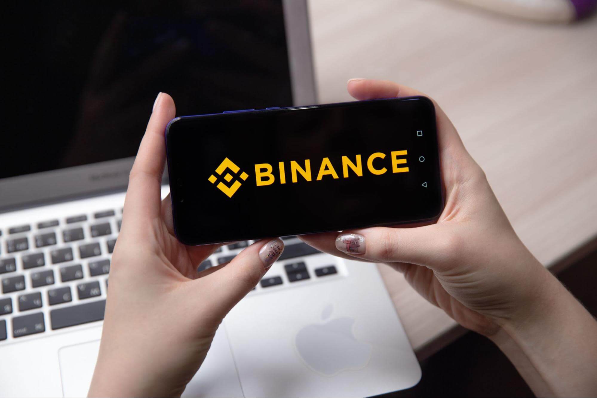 Binance se ajusta a las normas de la Ley MiCA y deslista a USDT y otras criptomonedas en Europa
