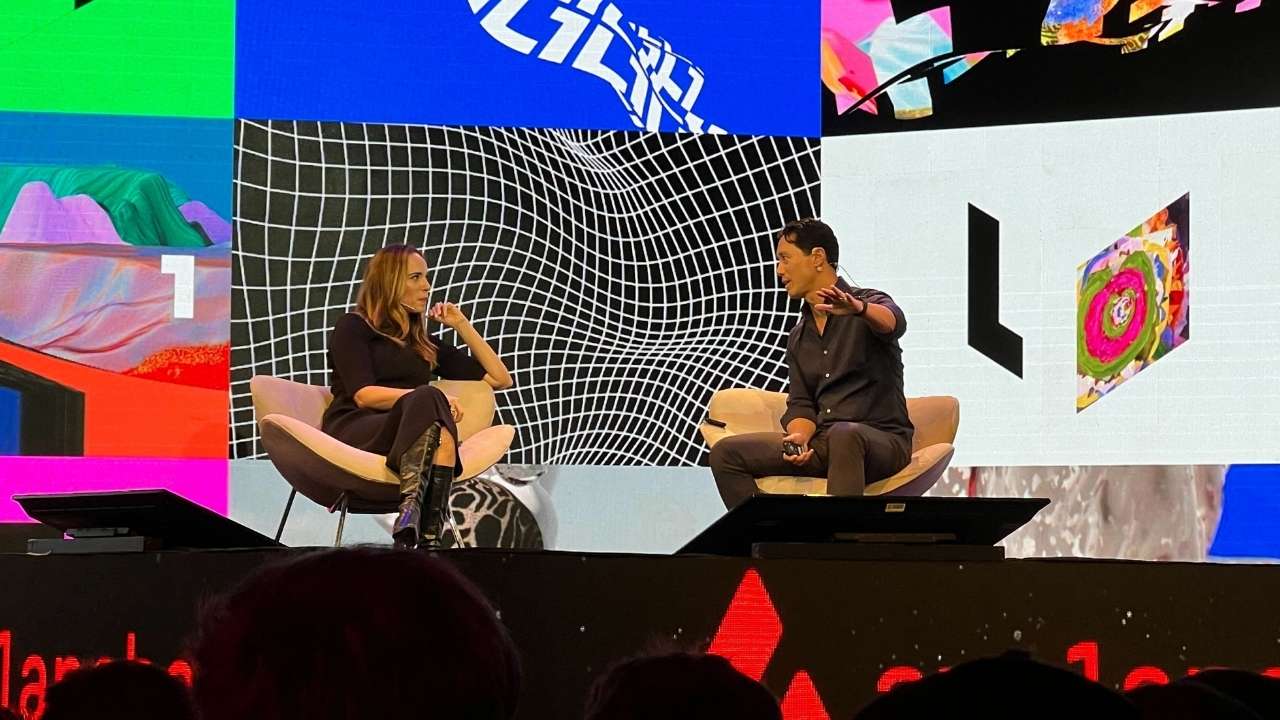 Rebecca Barkin, CEO de Lamina1, y John Wu, Presidente de Ava Labs, durante el Avalanche Summit Latam 2024 en Buenos Aires