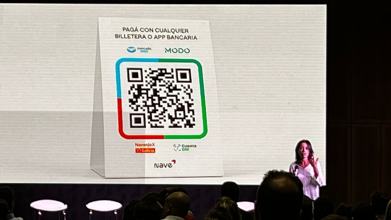  Romina Simonelli, Head de Nave