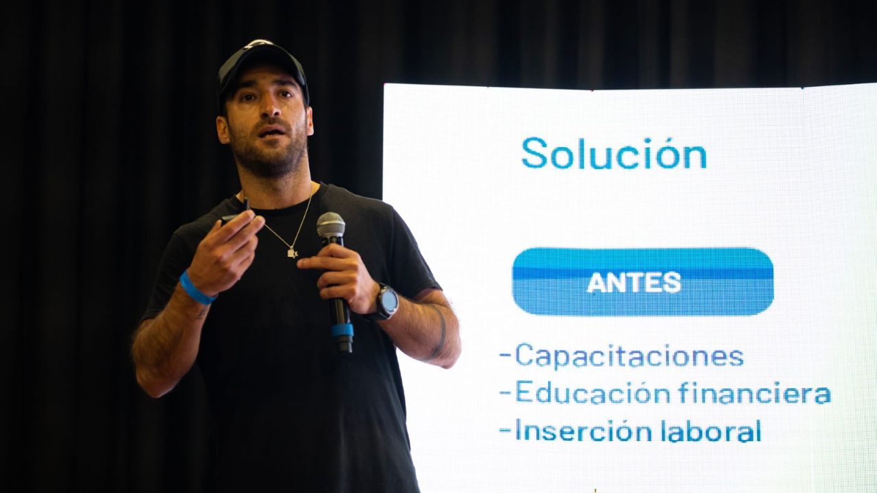 Desde jóven, Dan vio la oportunidad de mejorar las condiciones laborales del sector de oficios