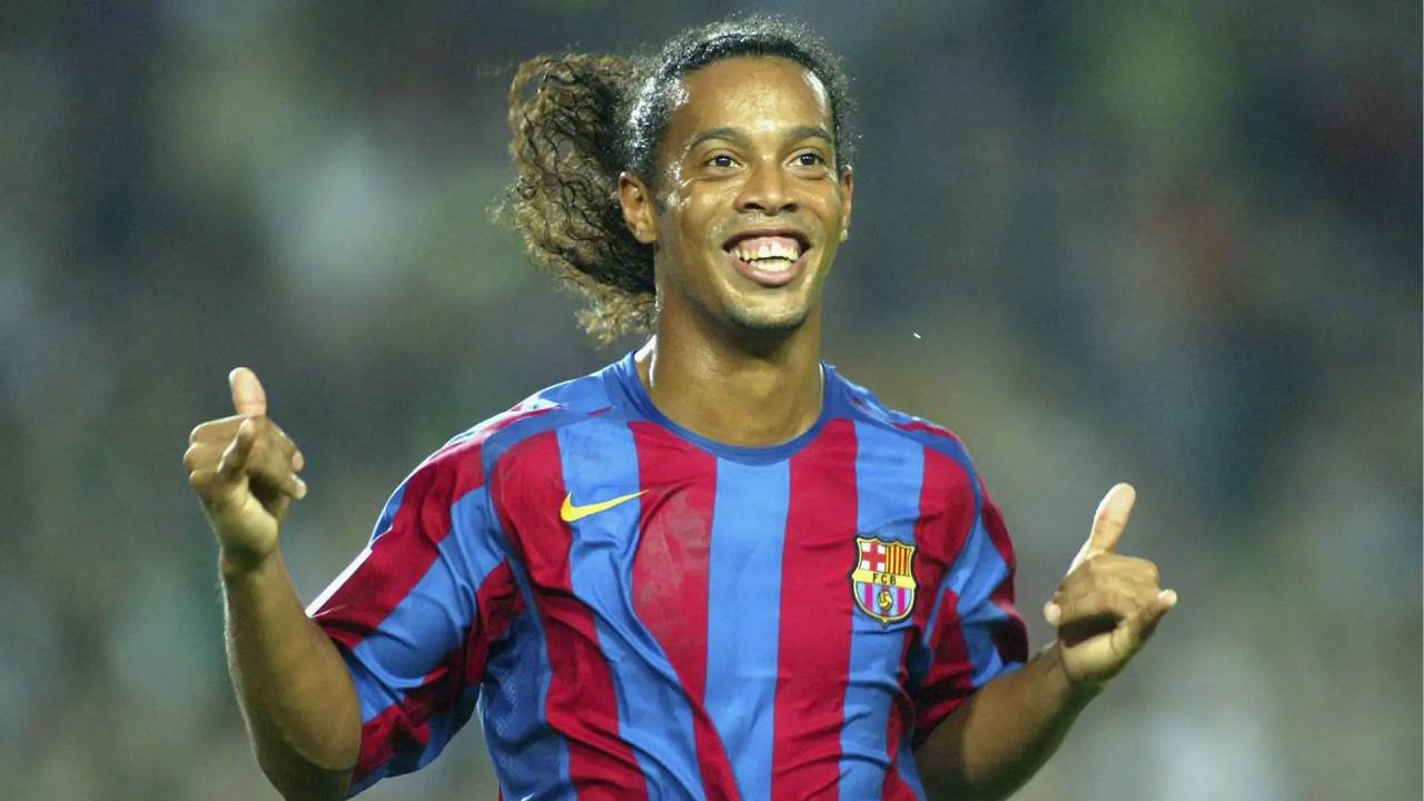 Ronaldinho Gaúcho, el ex futbolista brasileño, lanzó su propia criptomoneda llamada STAR10