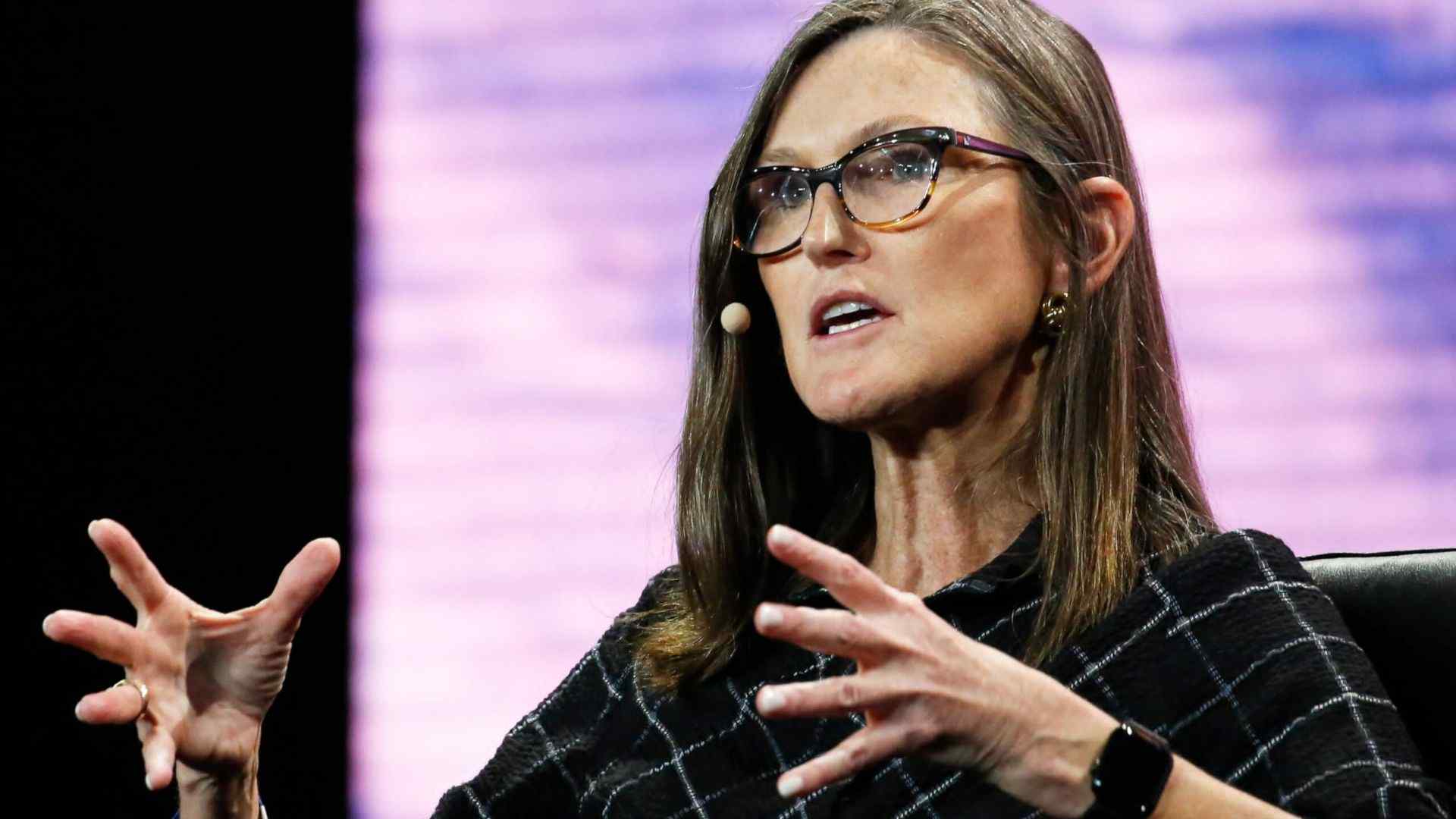 Ark Invest, el fondo manejado por Cathie Wood, invirtió suma millonaria en el mayor tenedor de Ether