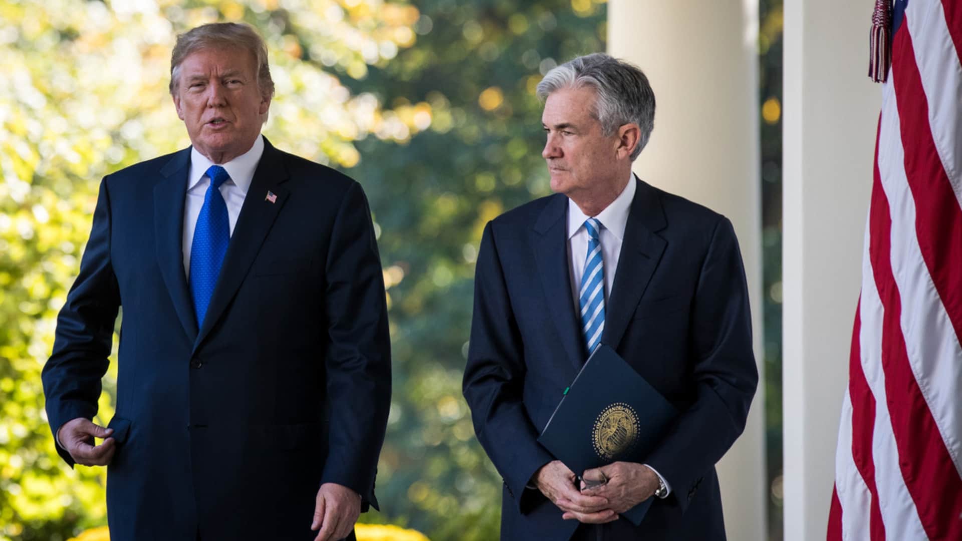 Donald Trump, presidente de Estados Unidos, y Jerome Powell, presidente de la Reserva Federal (Fed)