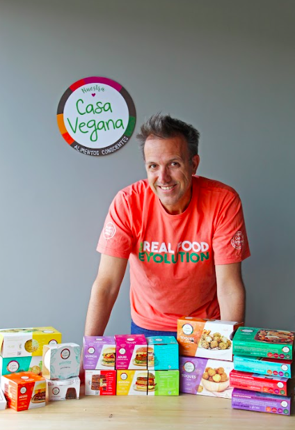 Francisco Piñero Pacheco, dueño y CEO de Casa Vegana.