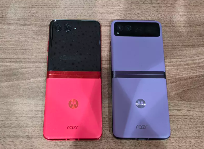 Según la compañía, el Razr 40 Ultra presenta una pantalla externa de 3.6 pulgadas que fue cuidadosamente diseñada para que 