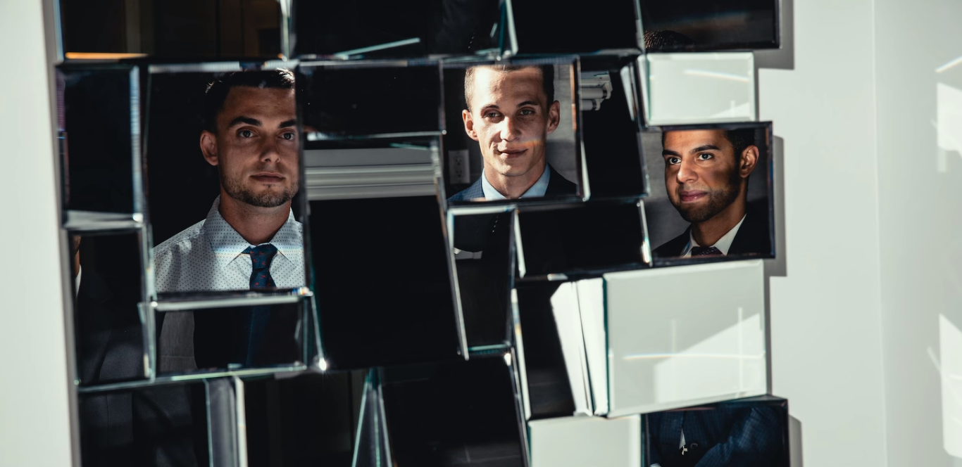 Ray Trapani junto con sus socios en 