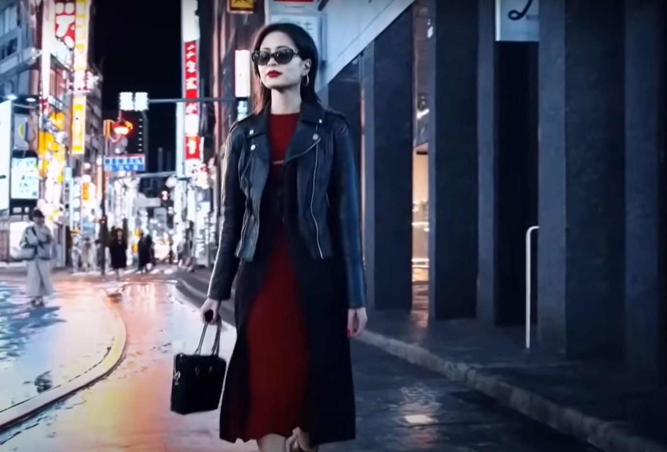 Sora es un modelo de inteligencia artificial de OpenAI que permite crear videos desde ChatGPT